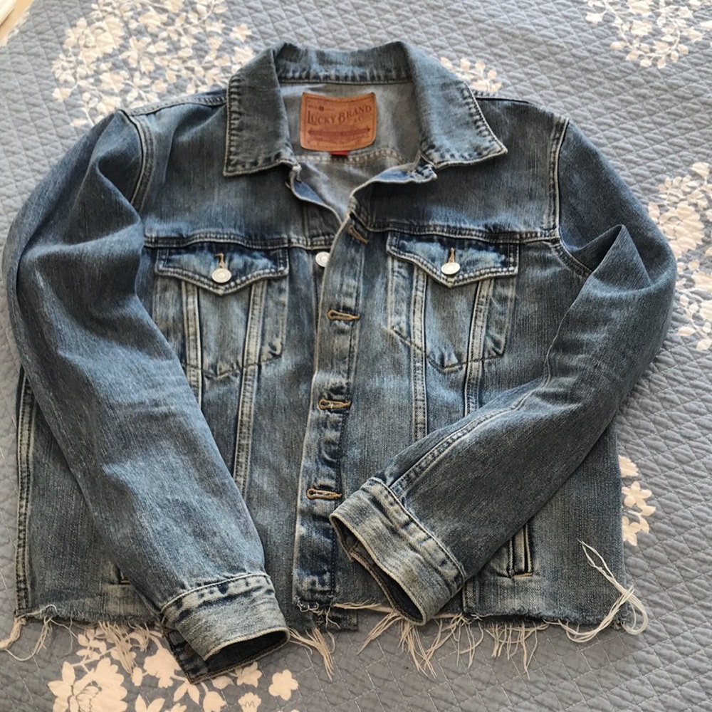 Lucky brand denim jacket. Size large. EUC